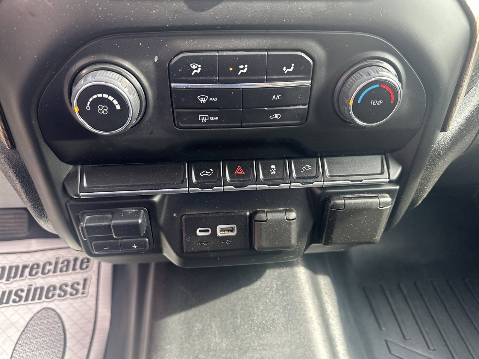Used 2022 Chevrolet Silverado 2500 Custom w/ Custom Value Package AWD/4WD image 16