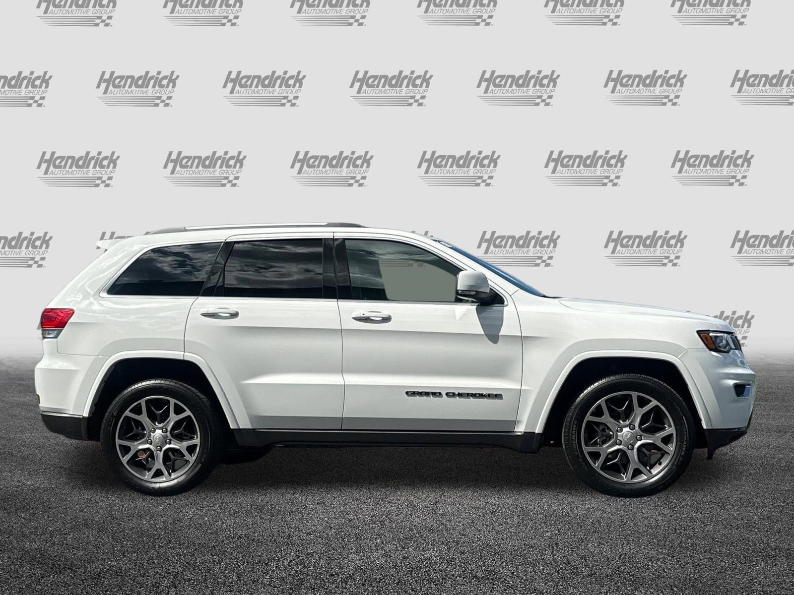 Used 2018 Jeep Grand Cherokee Limited image 3