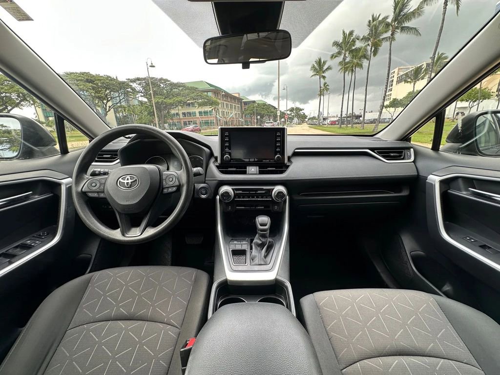 Used 2021 Toyota RAV4 XLE image 10