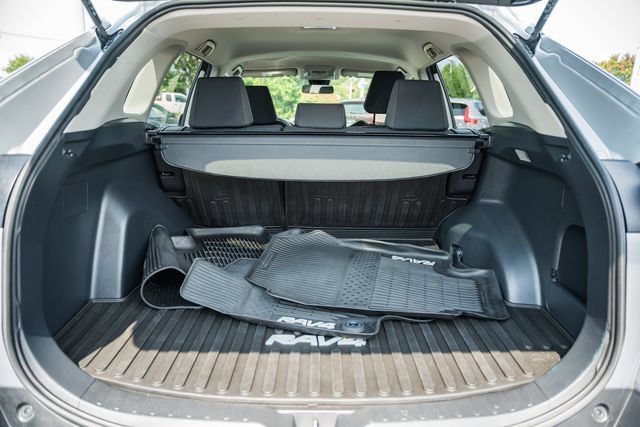 Used 2019 Toyota RAV4 LE w/ All Weather Liner Package AWD/4WD image 10