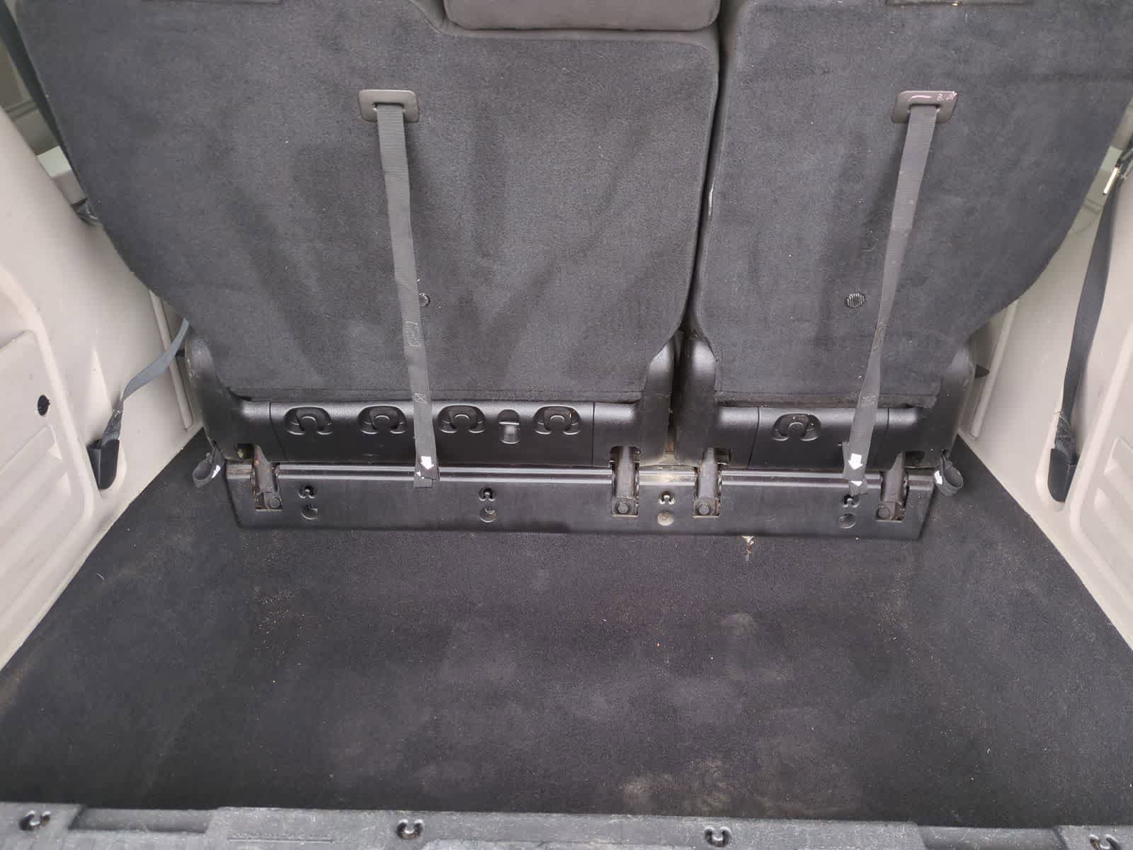 Used 2013 Dodge Grand Caravan SE image 33