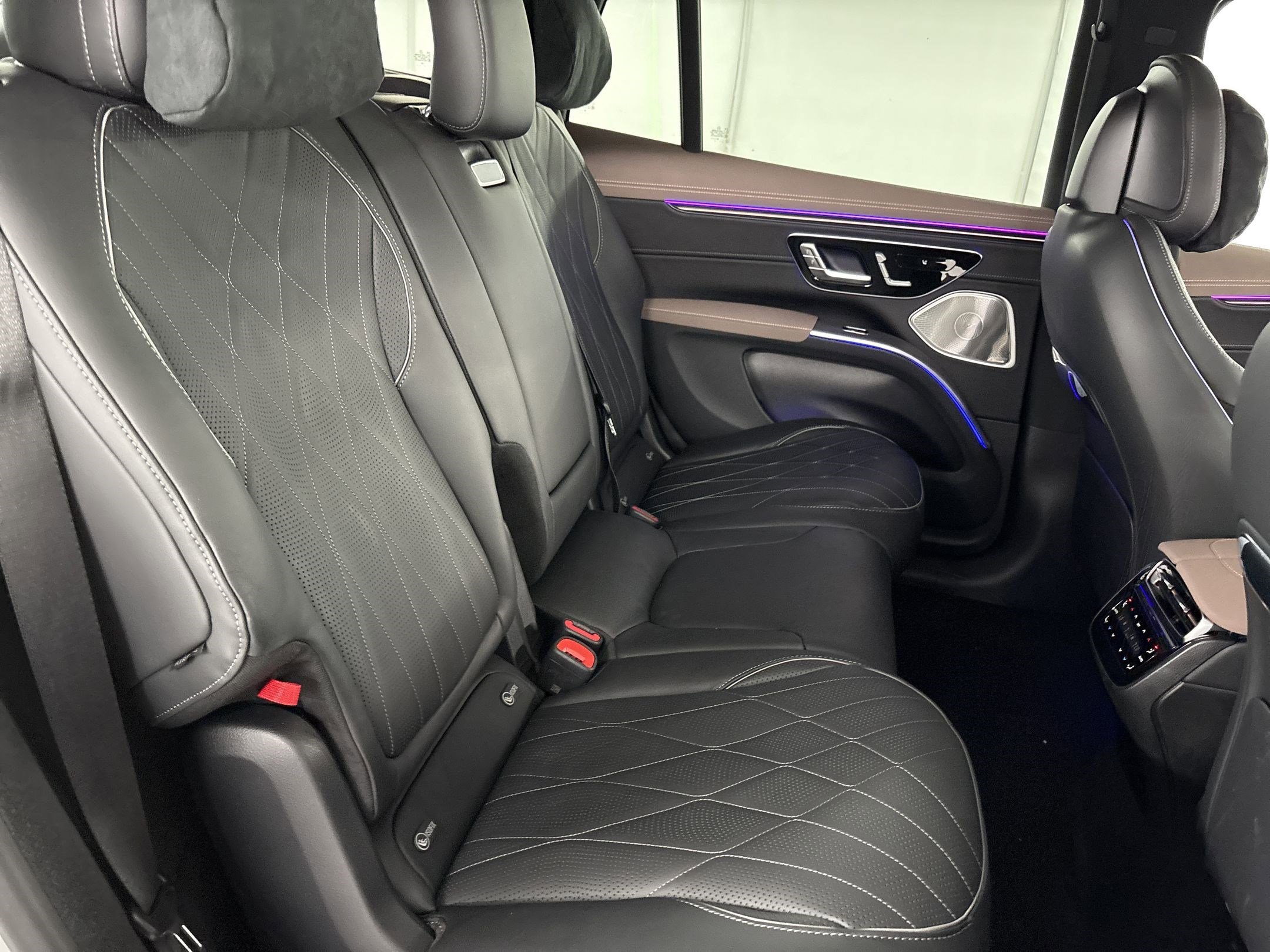 New 2026 Mercedes-Benz EQS 550 4MATIC SUV image 29