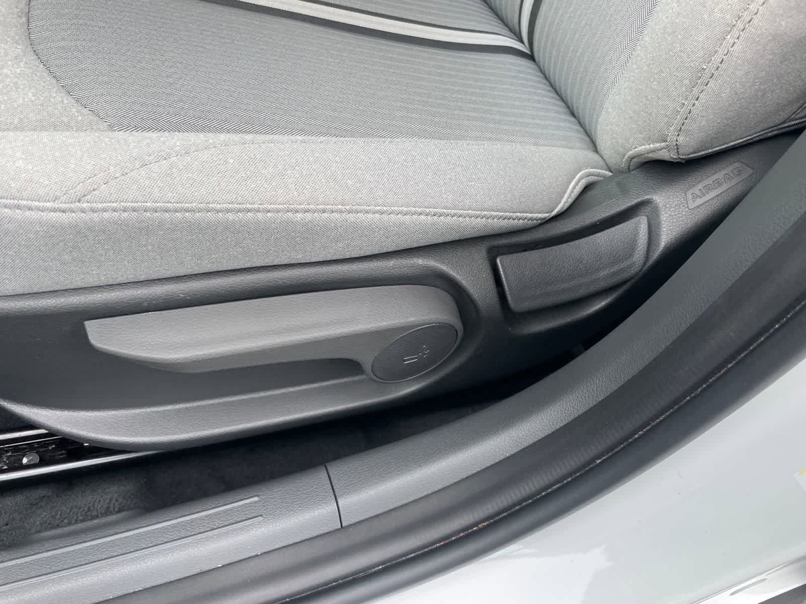 Used 2022 Hyundai Sonata SE w/ Preferred Accessory Package FWD image 10