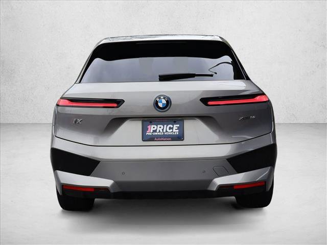 Used 2023 BMW iX xDrive50 w/ Sport Package AWD/4WD image 9