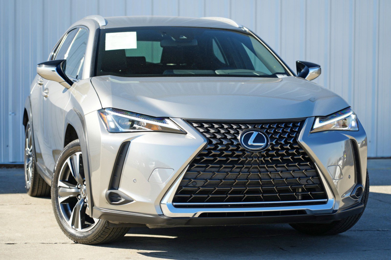 Used 2022 Lexus UX 200 image 2