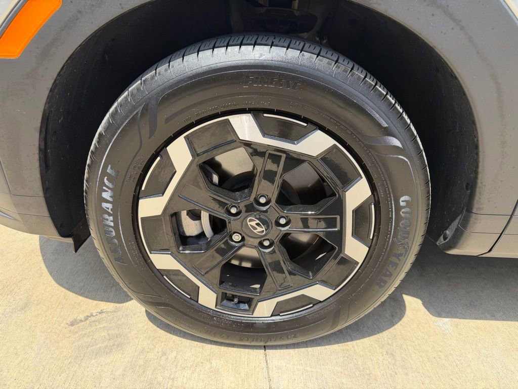 Used 2025 Hyundai Santa Fe SEL image 9