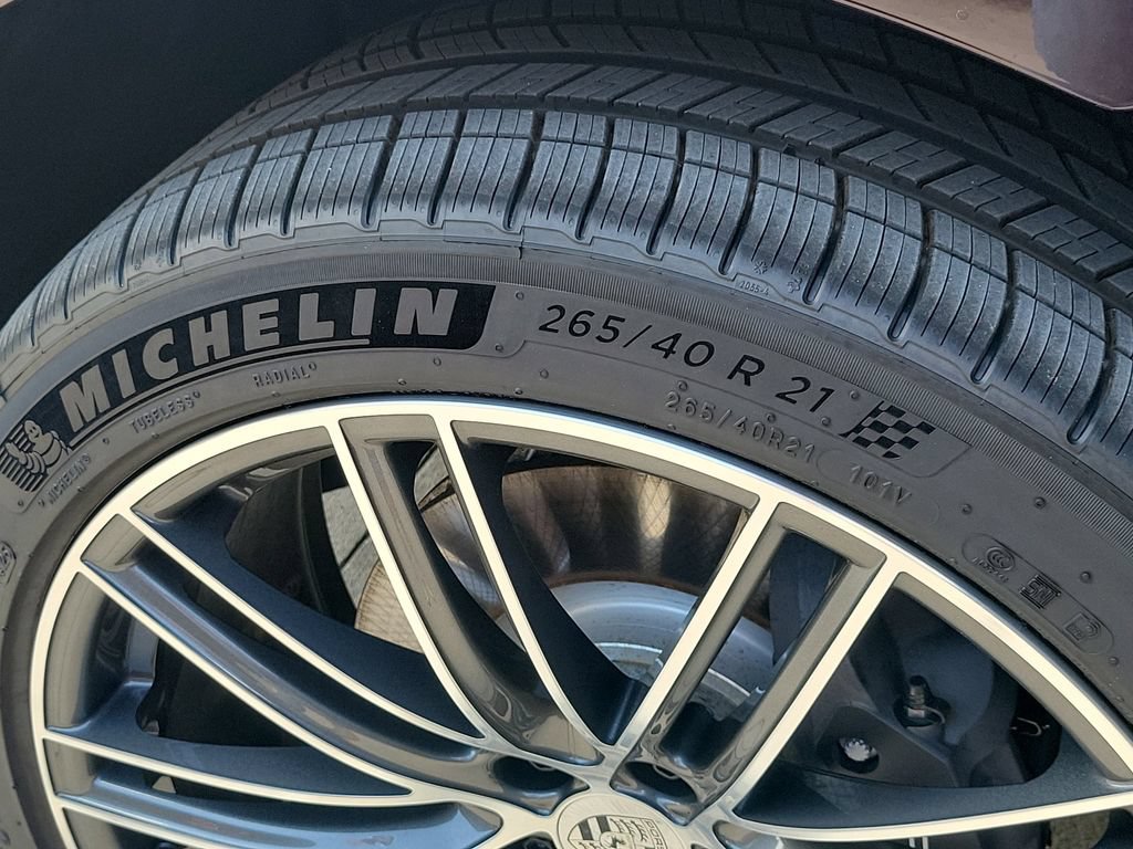 New 2026 Porsche Macan AWD/4WD image 13