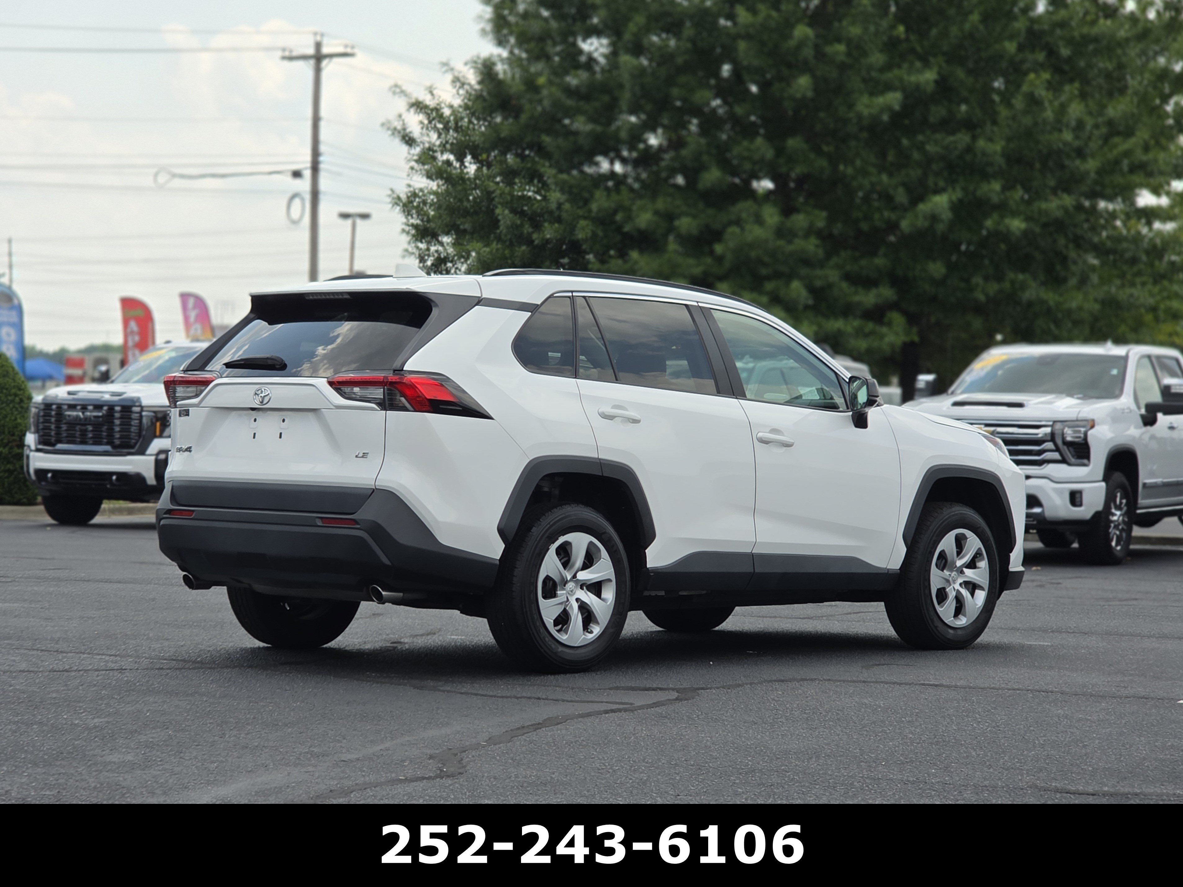 Used 2021 Toyota RAV4 LE FWD image 8