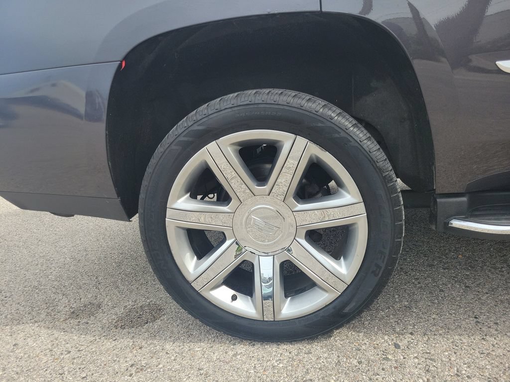 Used 2017 Cadillac Escalade Luxury AWD/4WD image 5