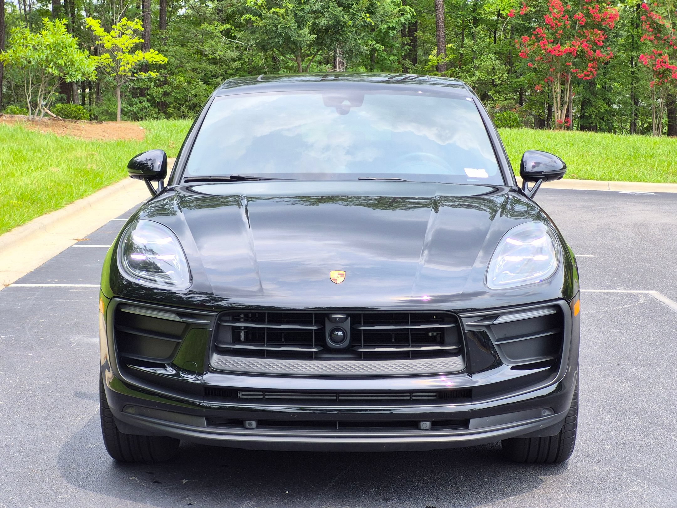 Certified 2026 Porsche Macan AWD/4WD image 34