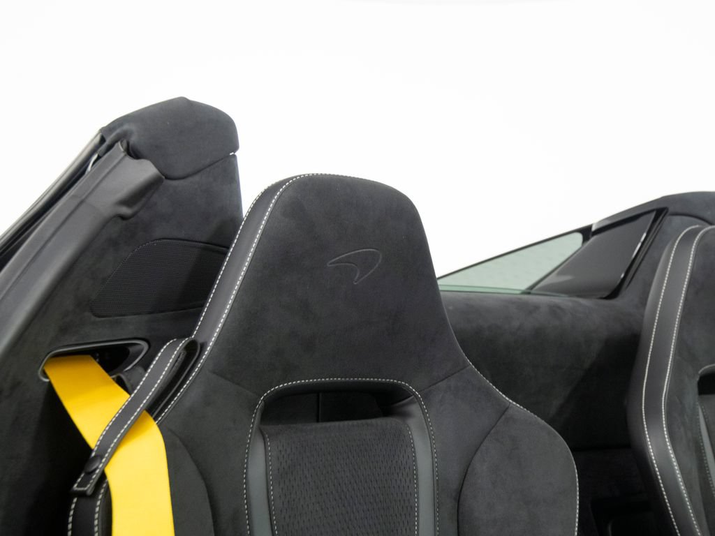 Used 2024 McLaren 750S Spider RWD image 37