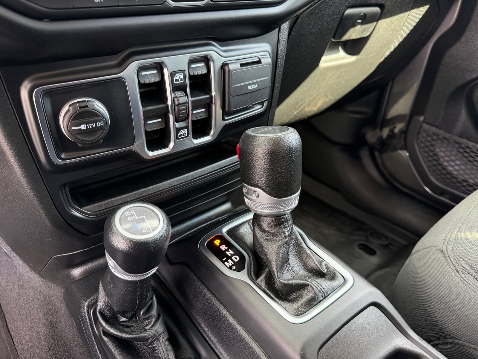 Used 2021 Jeep Gladiator Sport AWD/4WD image 21