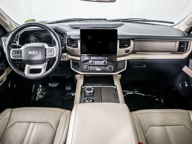 Used 2023 Ford Expedition Limited image 5