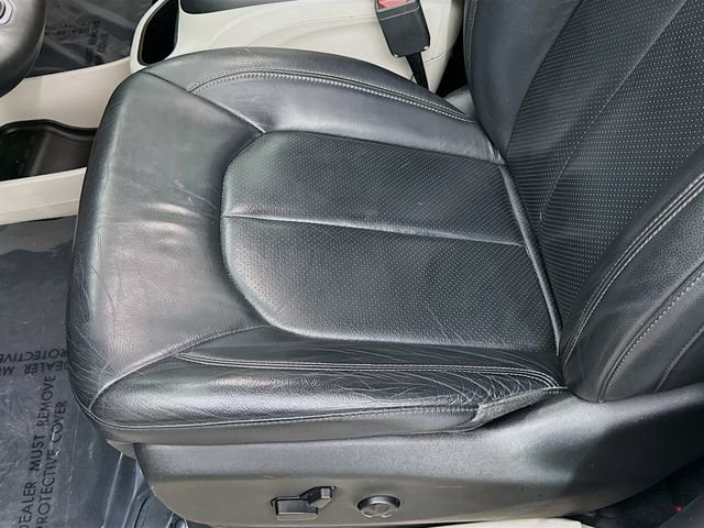 Used 2018 Chrysler Pacifica Touring-L Plus w/ Tire & Wheel Group image 20