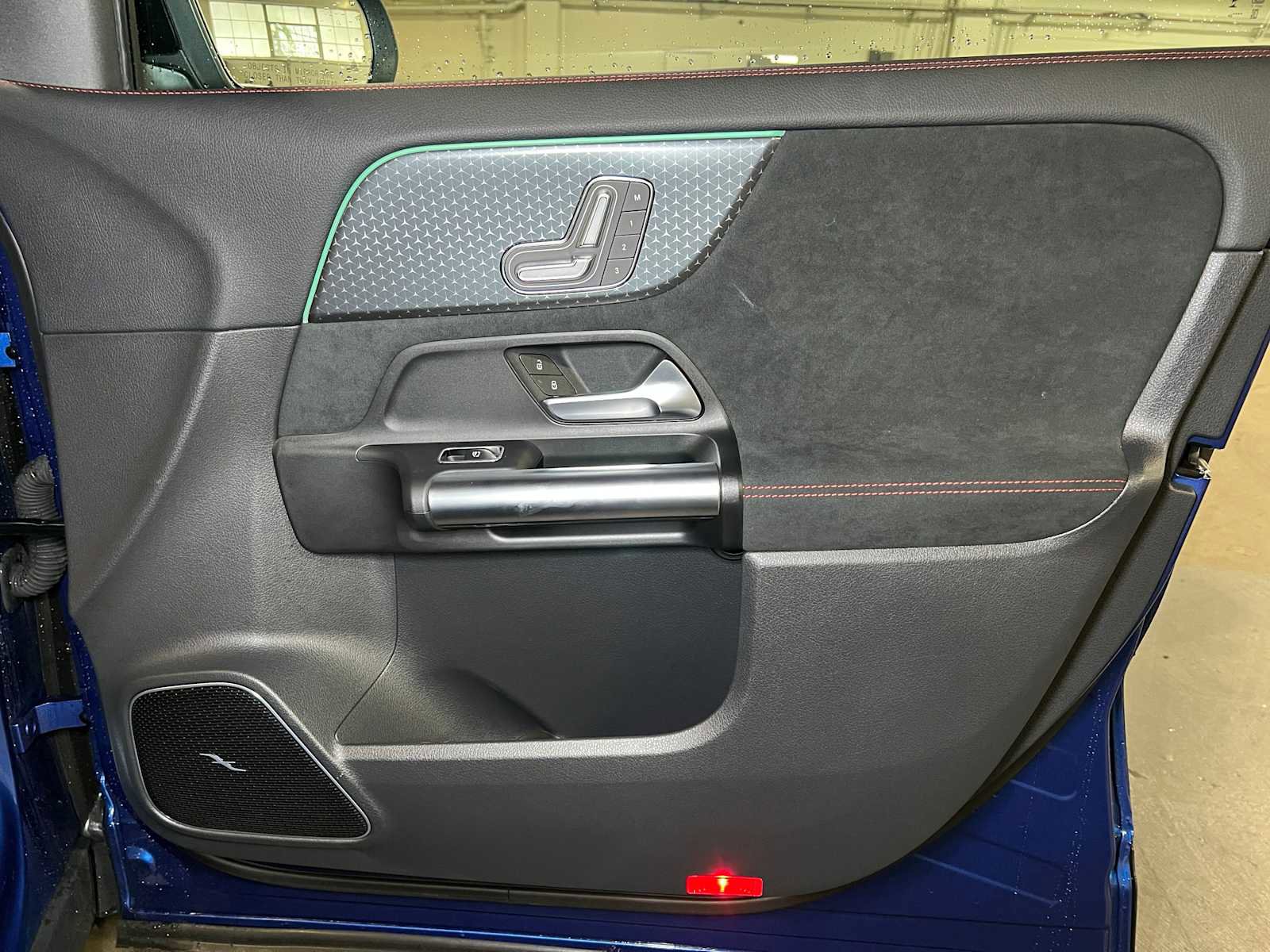 Used 2025 Mercedes-Benz GLA 250 4MATIC image 11