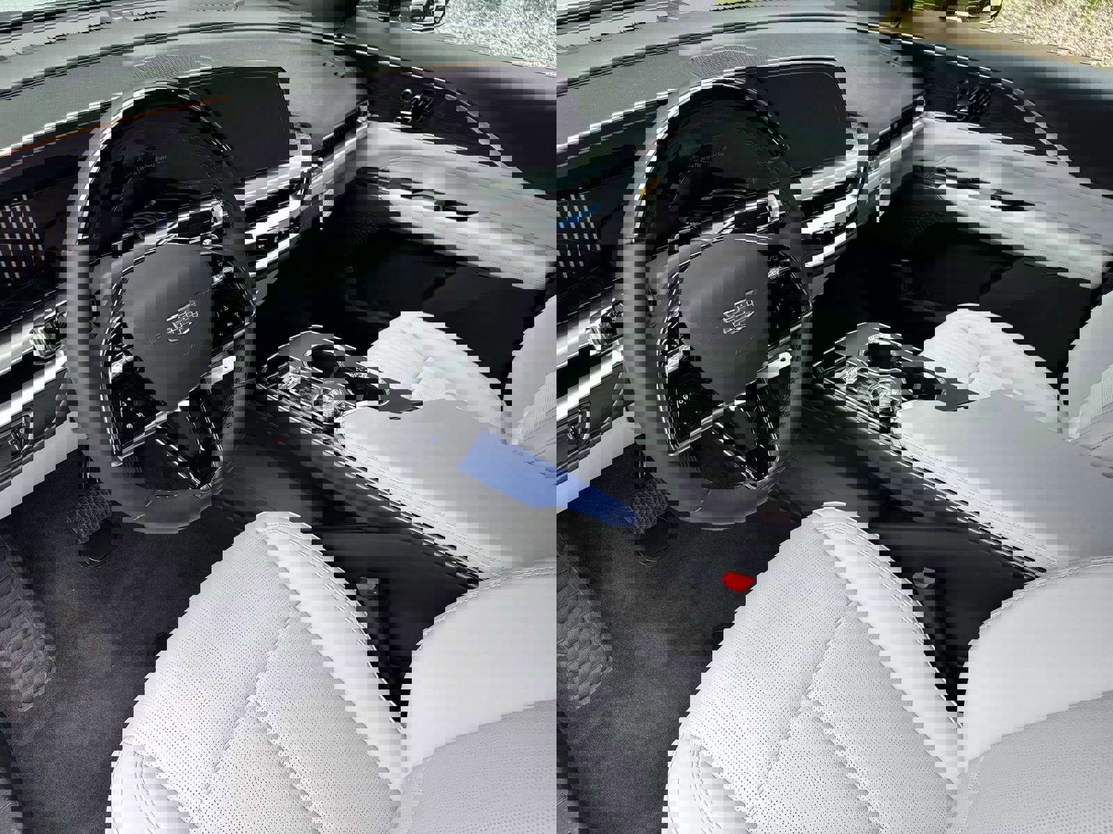 New 2026 Cadillac Lyriq Luxury image 22