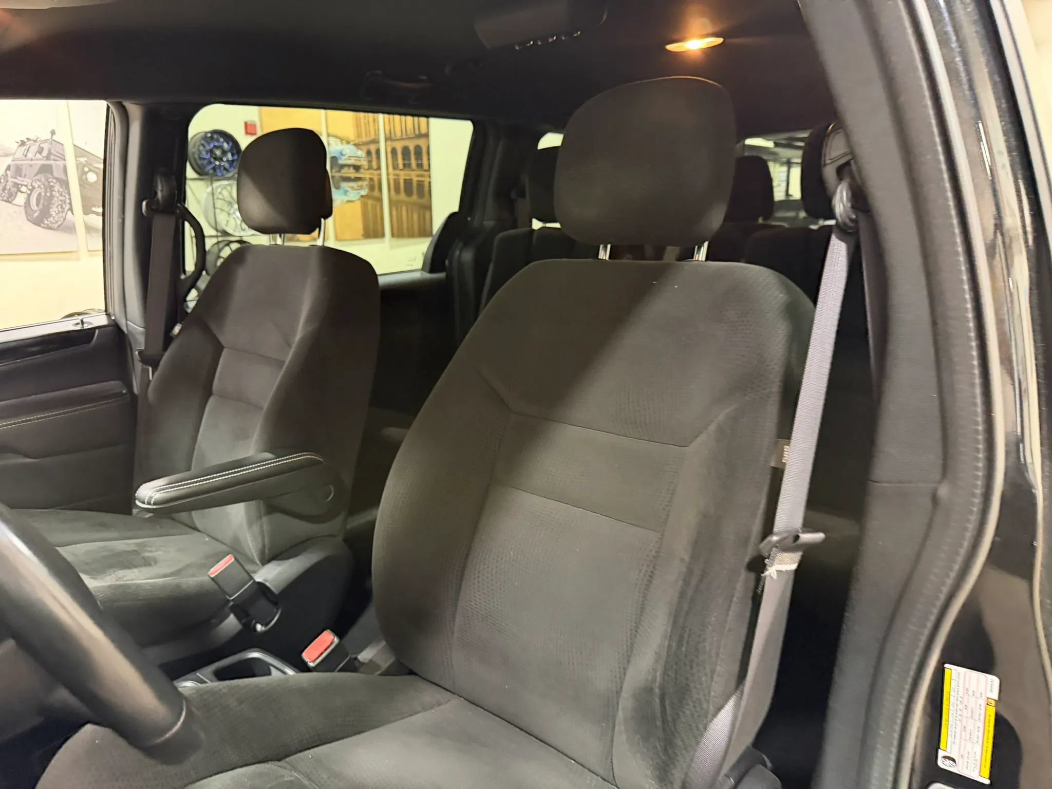 Used 2016 Dodge Grand Caravan SE FWD image 38