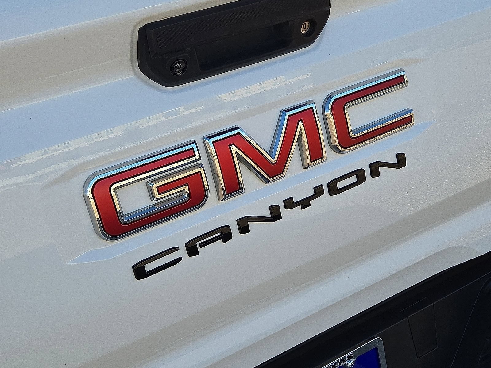 Used 2024 GMC Canyon AT4 w/ Technology Package AWD/4WD image 12