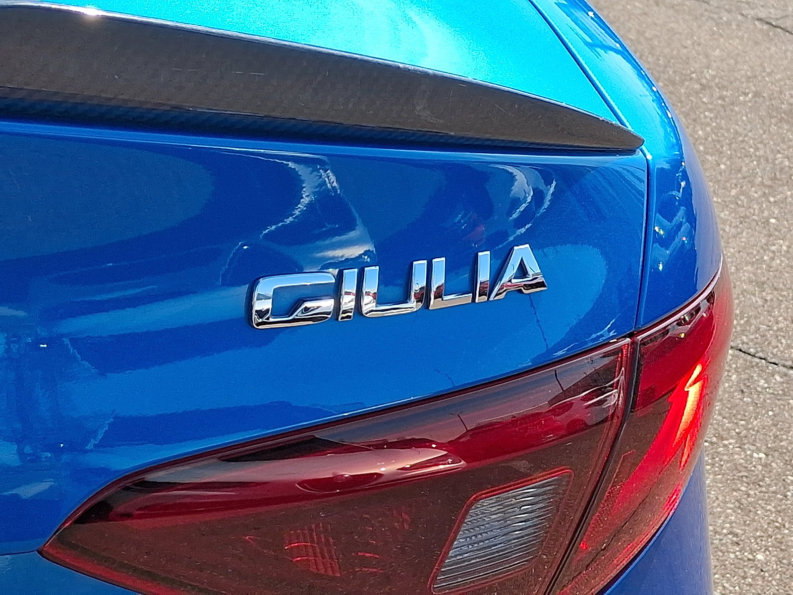 Used 2023 Alfa Romeo Giulia Veloce image 32