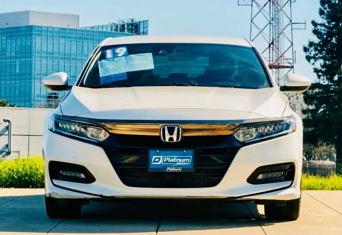 Used 2019 Honda Accord Sport image 2