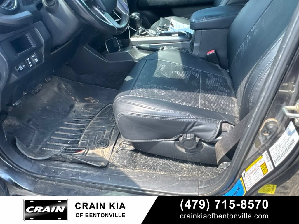 Used 2017 Toyota Tacoma TRD Sport w/ Tow Package (A/T) AWD/4WD image 27