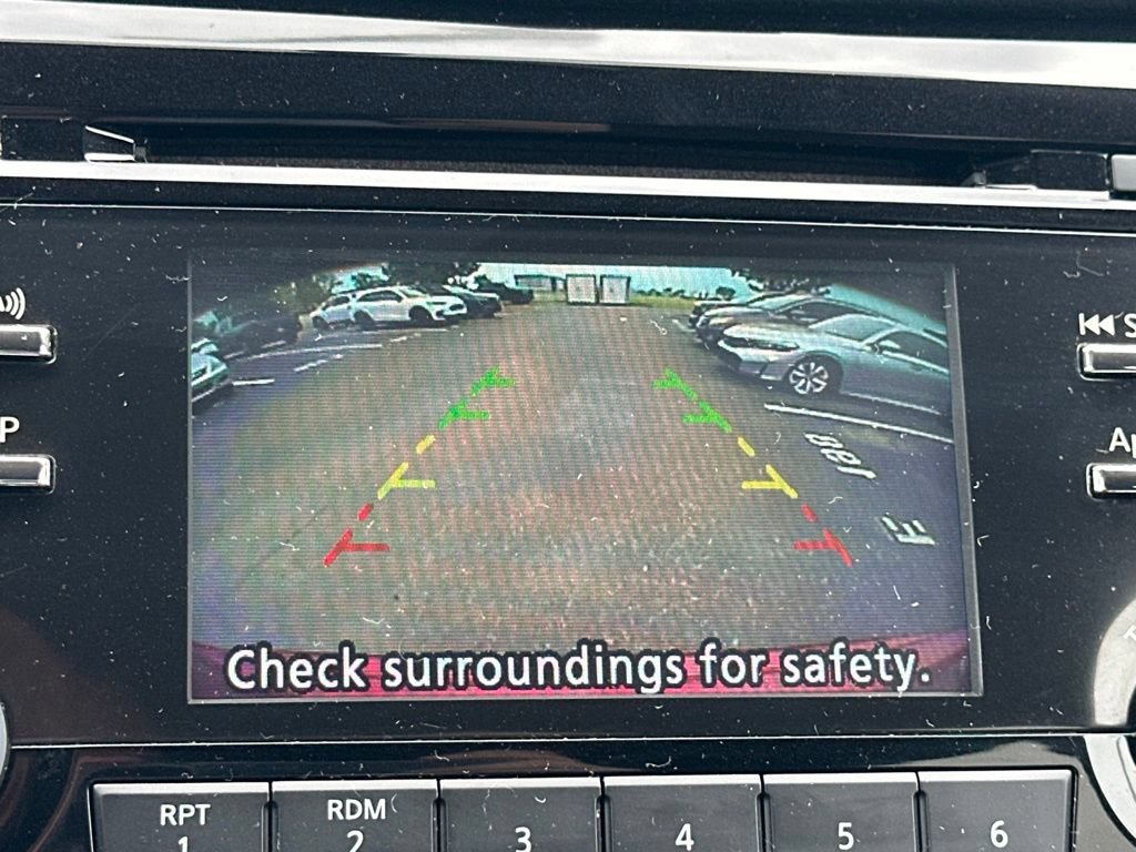 Used 2016 Nissan Rogue SV FWD image 23
