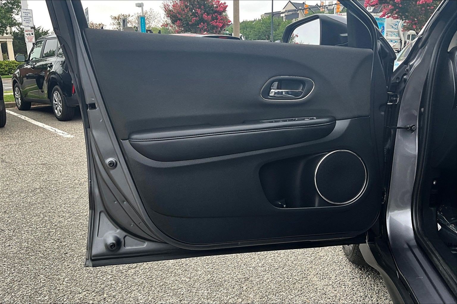 Used 2022 Honda HR-V EX image 18
