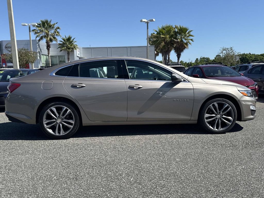Used 2024 Chevrolet Malibu LT FWD image 2