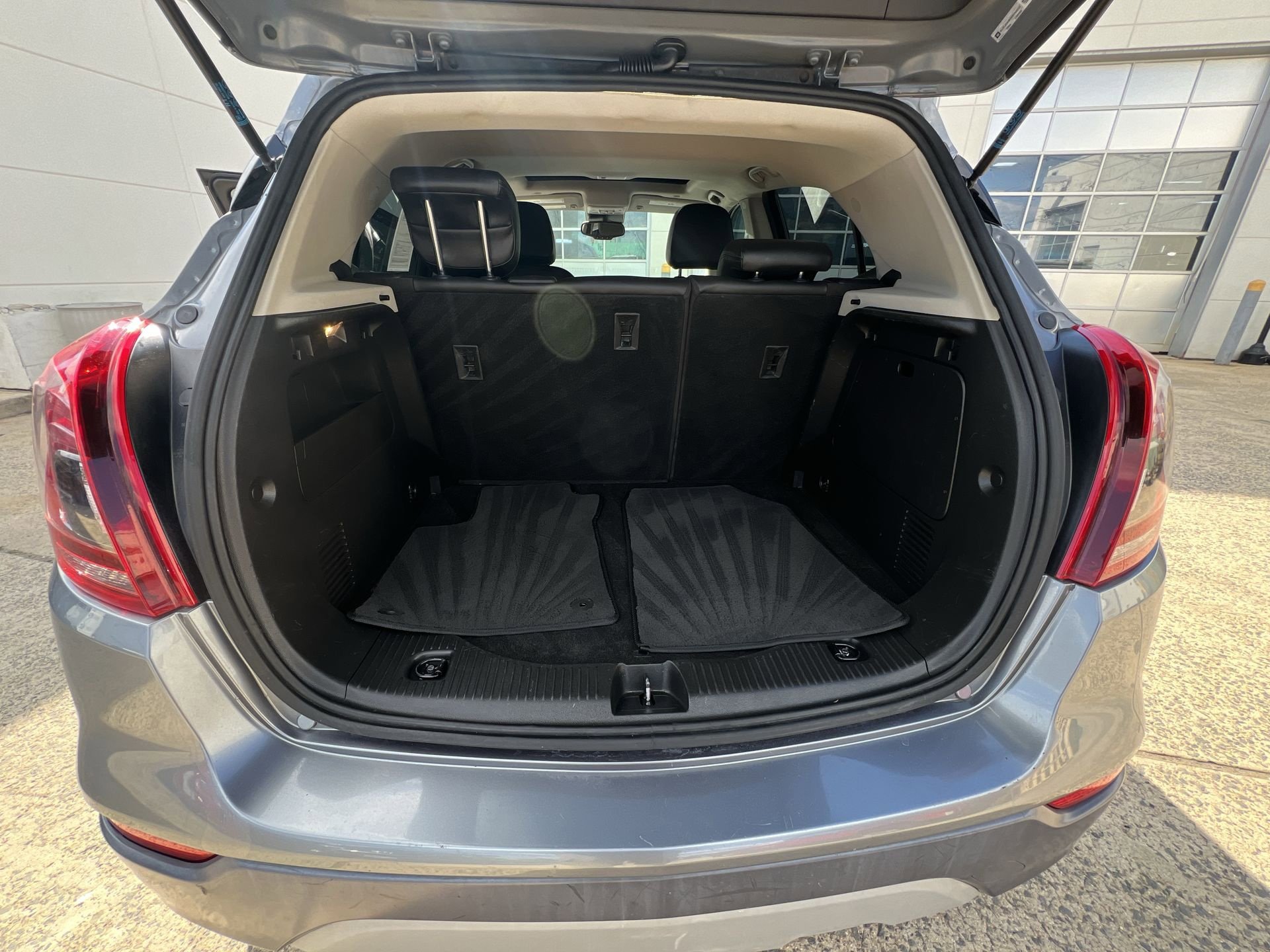 Used 2019 Buick Encore Essence w/ Experience Buick Package AWD/4WD image 33