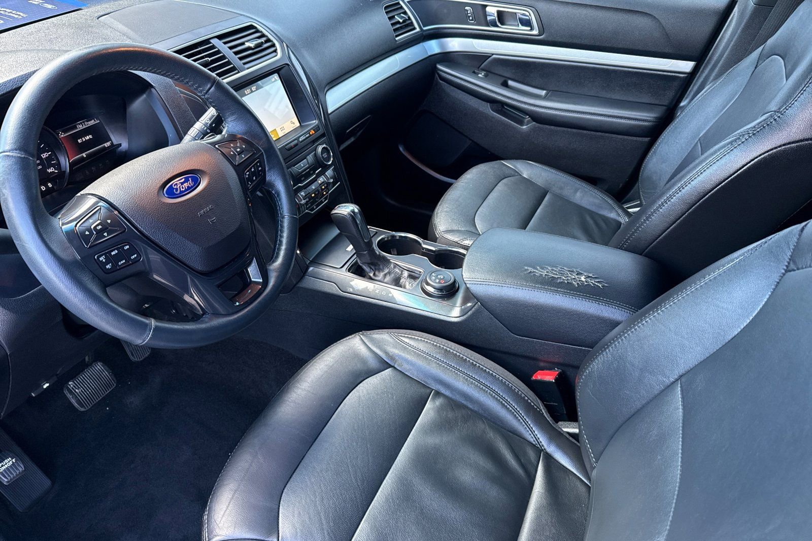 Certified 2017 Ford Explorer XLT w/ Equipment Group 202A image 11