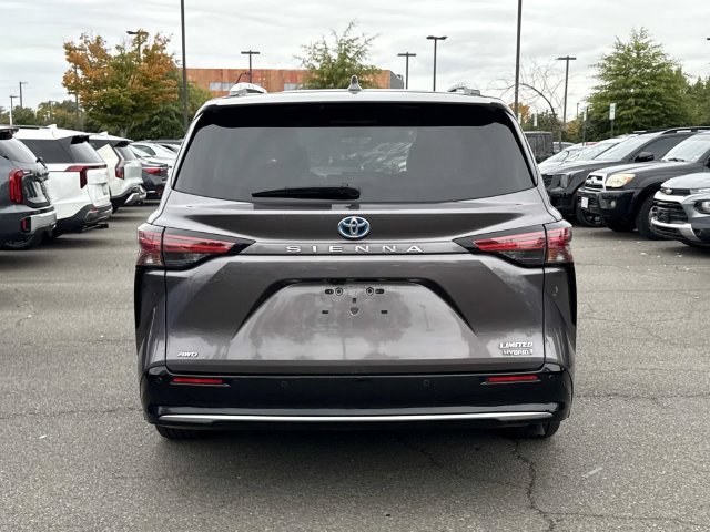 Used 2021 Toyota Sienna Limited AWD/4WD image 2