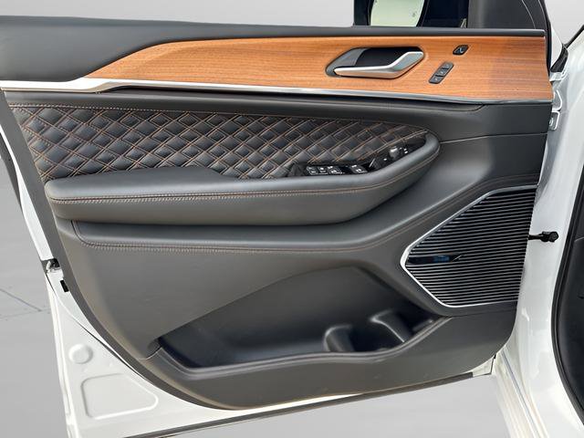 Certified 2024 Jeep Grand Cherokee Summit AWD/4WD image 7