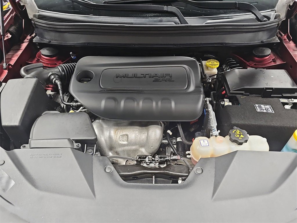 Used 2019 Jeep Cherokee Latitude w/ Cold Weather Group image 28