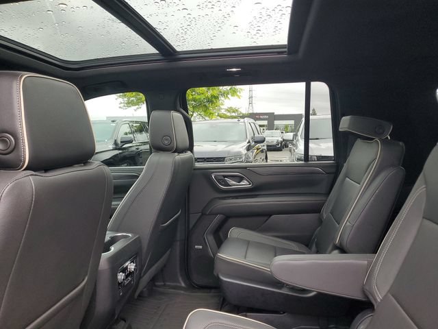 Certified 2023 GMC Yukon XL SLT w/ SLT Premium Package AWD/4WD image 9