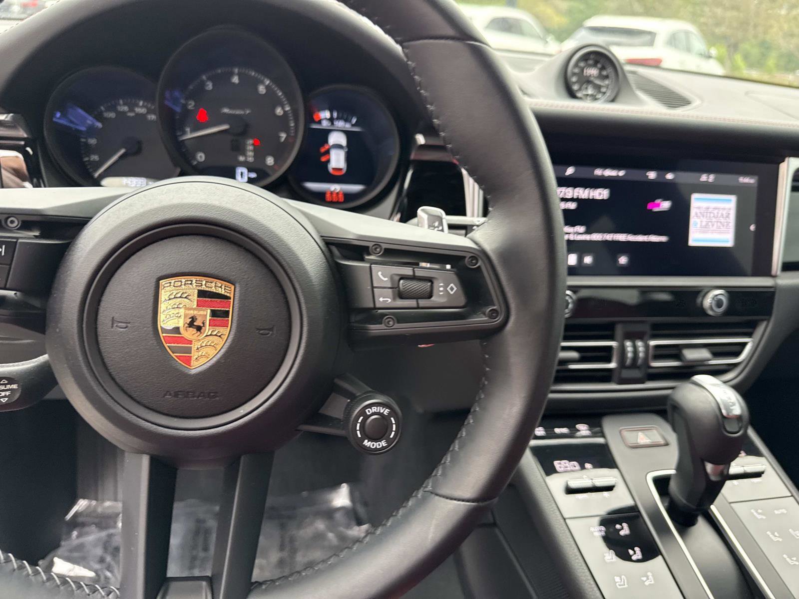 Used 2024 Porsche Macan image 30