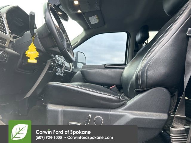 Used 2017 Ford F350 Lariat w/ Chrome Package image 8