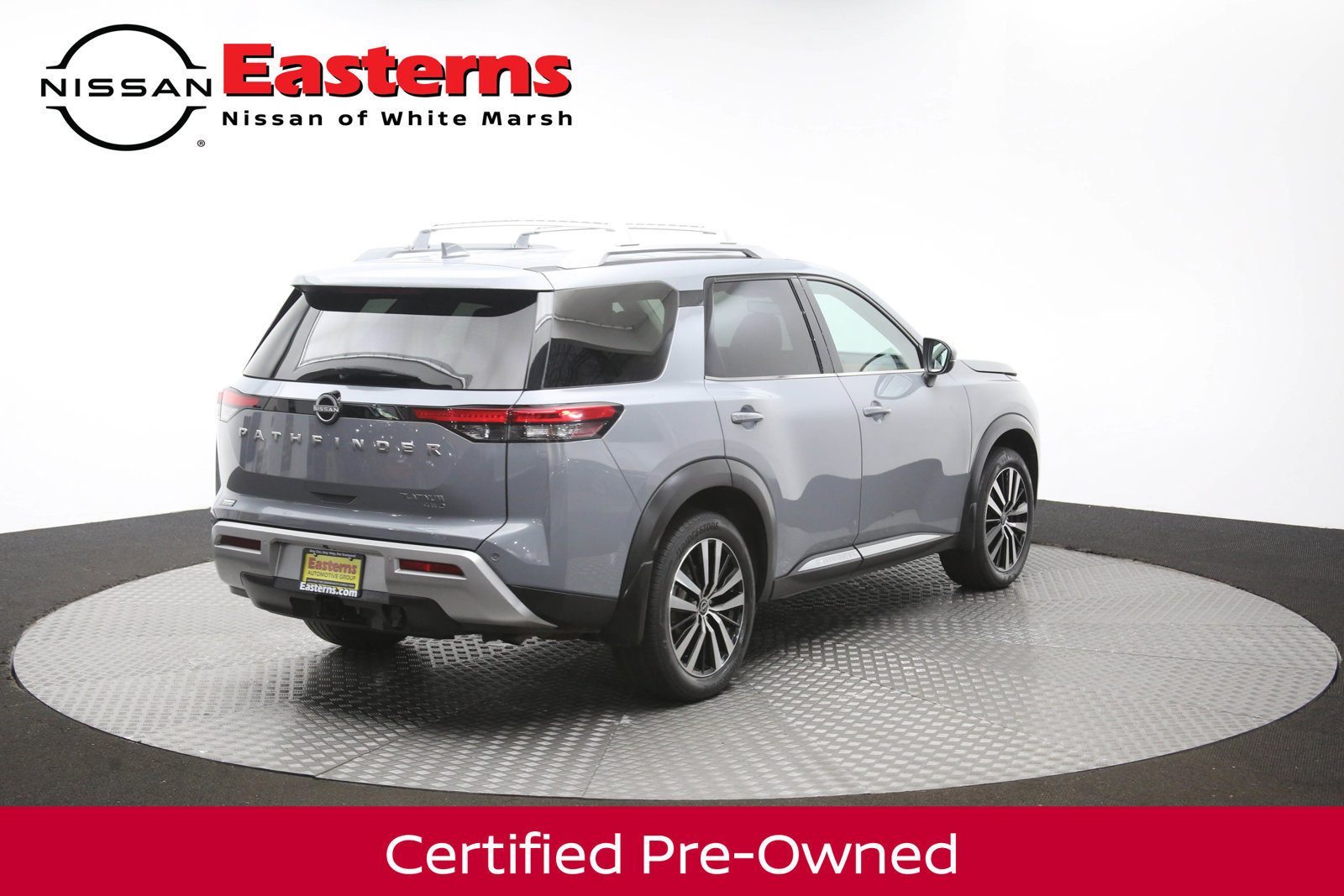 Used 2023 Nissan Pathfinder Platinum w/ Cargo Package AWD/4WD image 39