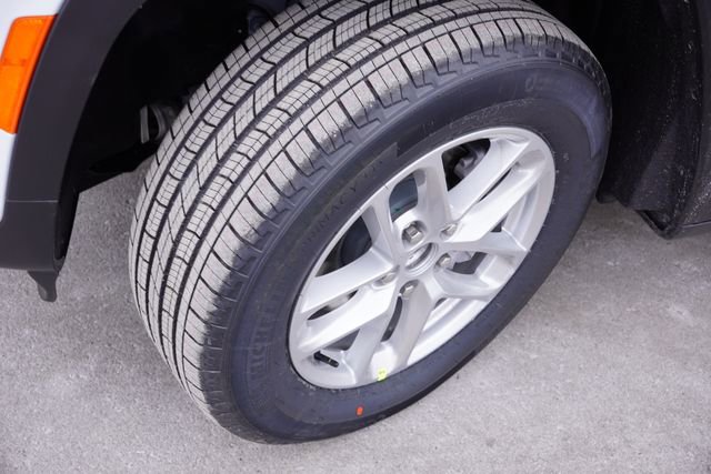 New 2025 Jeep Grand Cherokee Laredo X w/ Luxury Tech Group I image 9