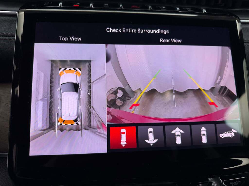 New 2025 Jeep Grand Cherokee L Summit w/ Luxury Tech Group V image 32