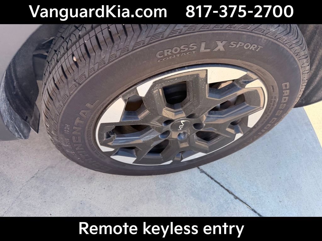 Certified 2025 Kia Sorento S w/ Panoramic Sunroof Package FWD image 9