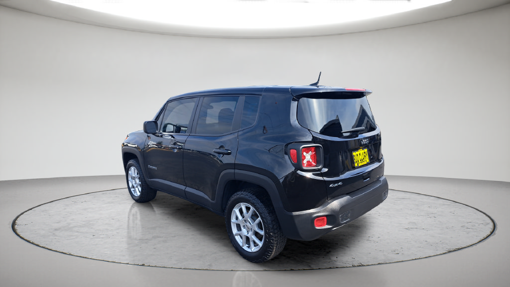 Used 2023 Jeep Renegade Latitude AWD/4WD image 7
