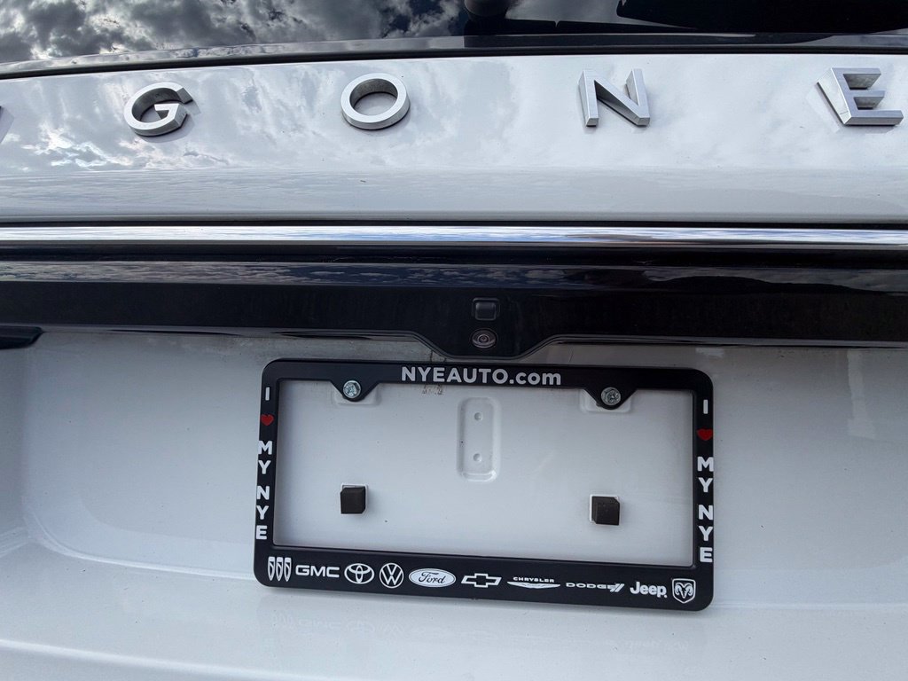 Used 2024 Jeep Wagoneer L Series II AWD/4WD image 45