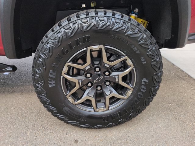 Used 2024 Chevrolet Colorado ZR2 w/ ZR2 Convenience Package III AWD/4WD image 33