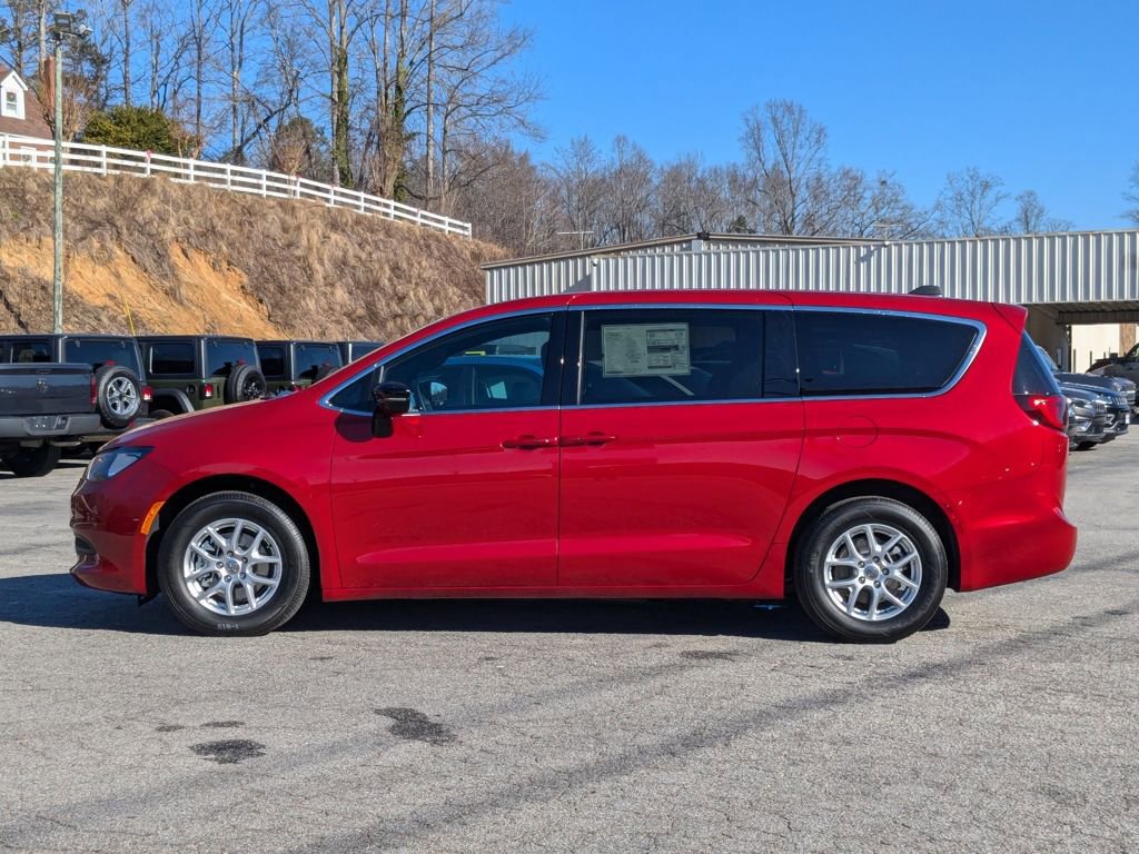 New 2025 Chrysler Voyager LX image 16