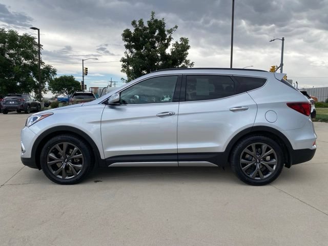 Used 2018 Hyundai Santa Fe Sport FWD image 2