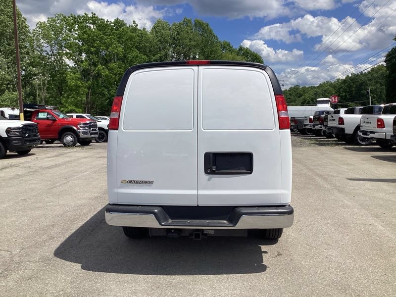 New 2026 Chevrolet Express 3500 w/ Driver Convenience Package RWD image 6
