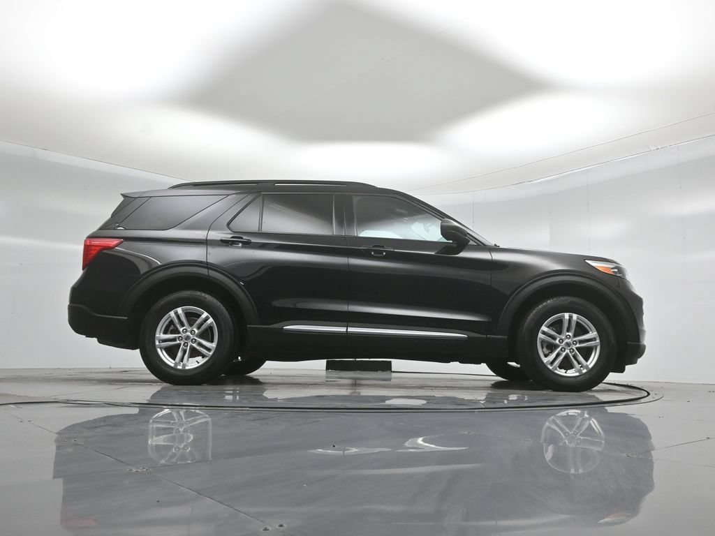 Certified 2023 Ford Explorer XLT RWD image 48