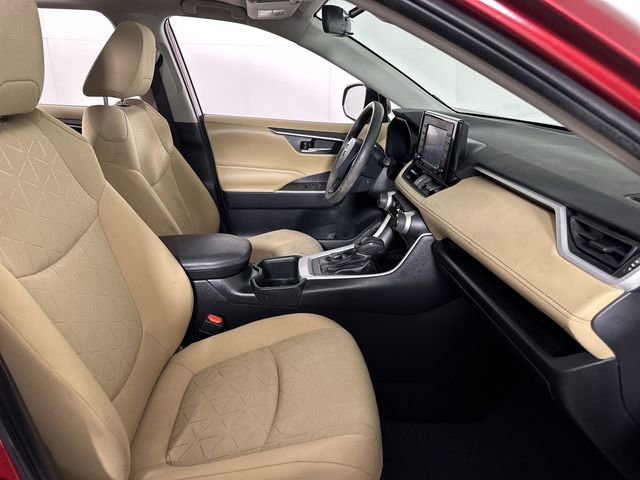Used 2022 Toyota RAV4 XLE w/ Convenience Package image 29