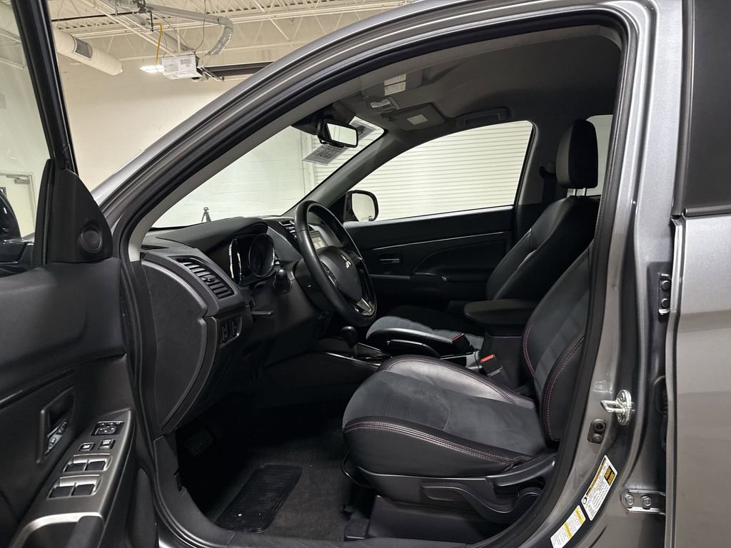 Used 2024 Mitsubishi Outlander Sport ES AWD/4WD image 19