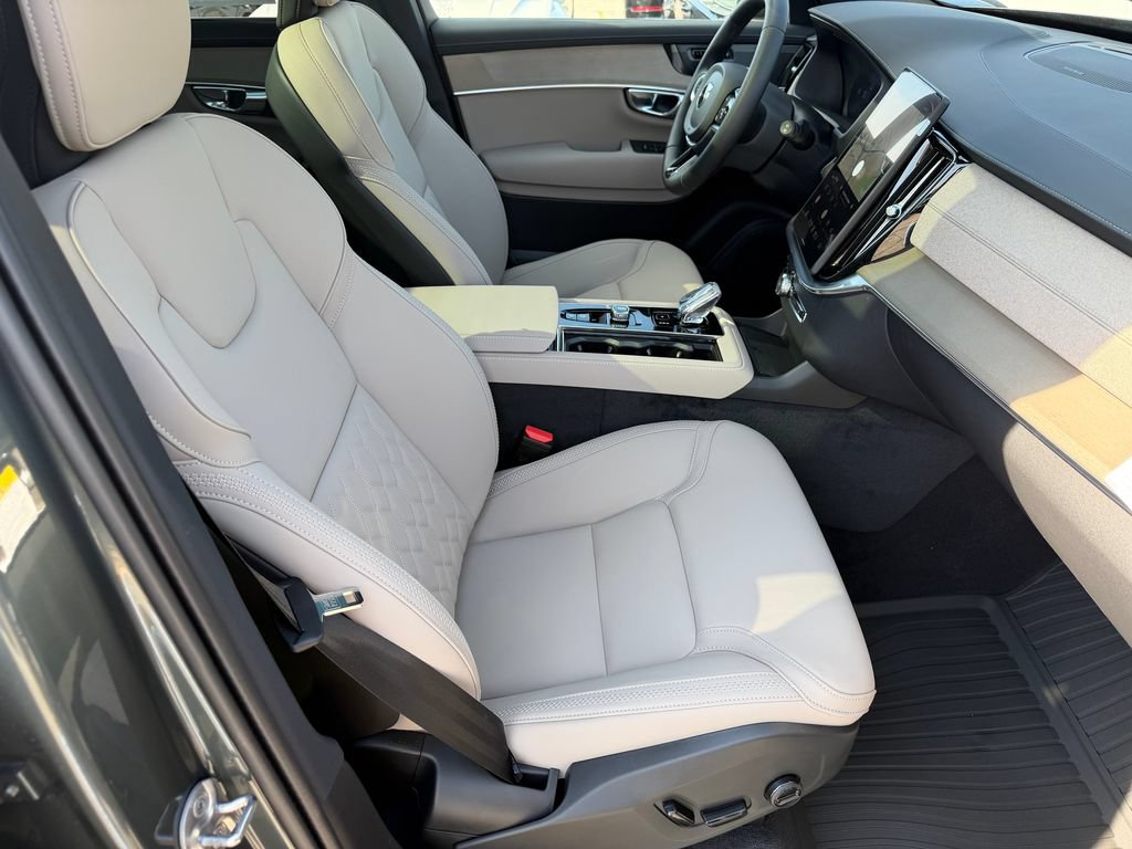 New 2027 Volvo XC90 B6 Plus AWD/4WD image 9
